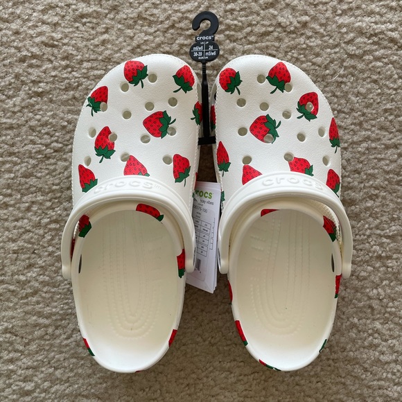 CROCS Shoes - *Brand new* strawberry print crocs womens 8